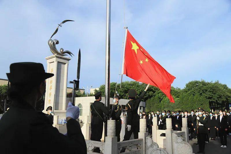 大学生2000块生活费,还天天哭穷,妈妈问:钱都哪去了?